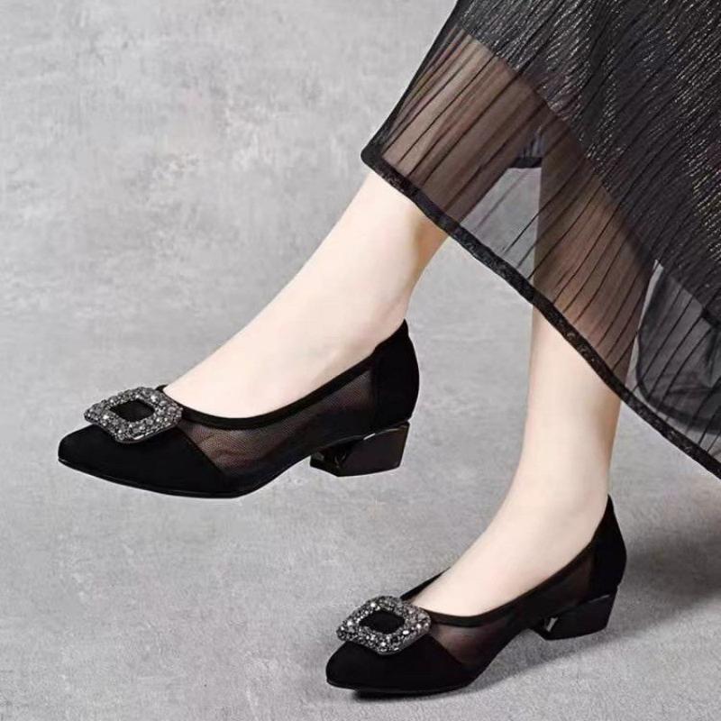 Women'S Shoes And Accessories - Escarpins élégants à bout pointu en